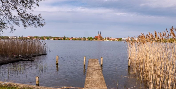 Aufnahme Skyline Neuruppin - Blick über den See nach Neuruppin